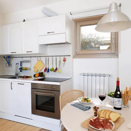 Apartment Fuer 4 Personen Ca, 43 M Sup2 In Plassi, Iseosee Parzanica